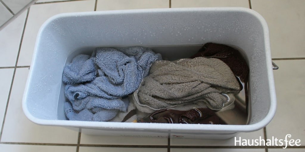 Handtücher weich zuerst einweichen in Essig und Zitronensäure