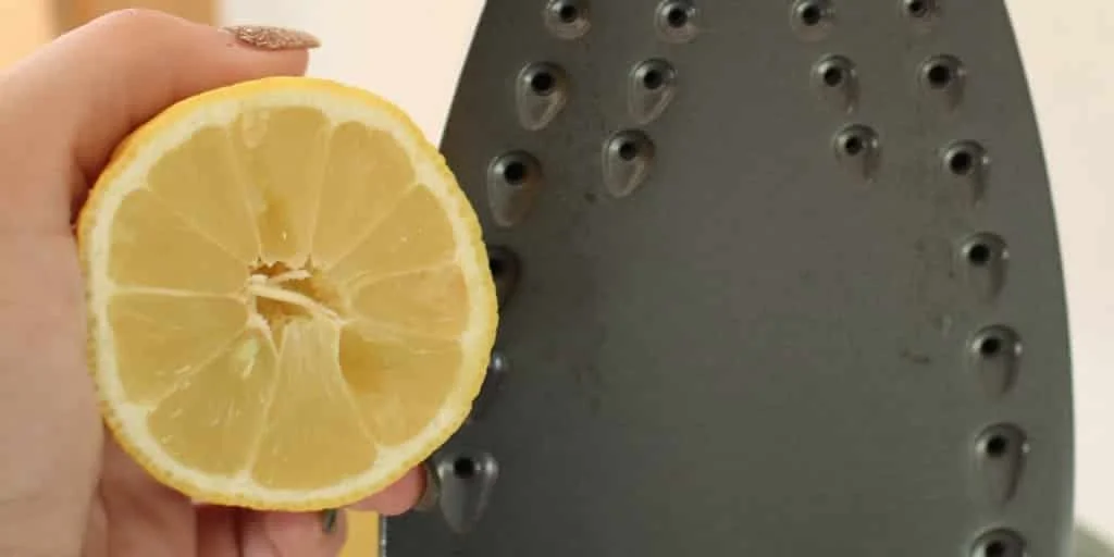 Bügeleisen reinigen mit Zitrone